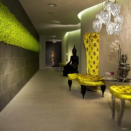 Radisson Blu Ghr Hotel 4*