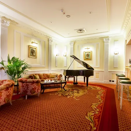 מלון Radisson Blu Ghr 4*