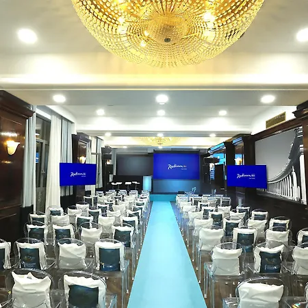 Radisson Blu Ghr 4*
