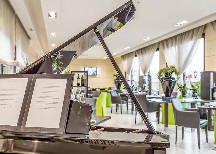 Отель Radisson Blu Ghr