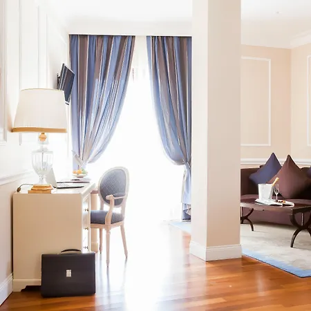 Отель Radisson Blu Ghr