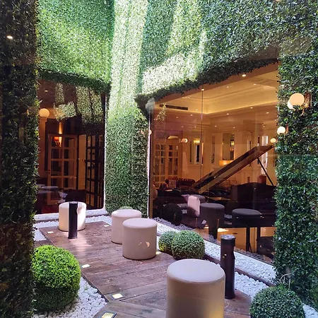 Radisson Blu Ghr 4*